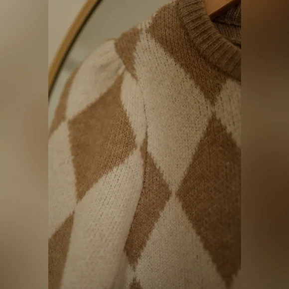 Vero Moda Tan and Cream Argyle Sweater - Picture 2 of 7